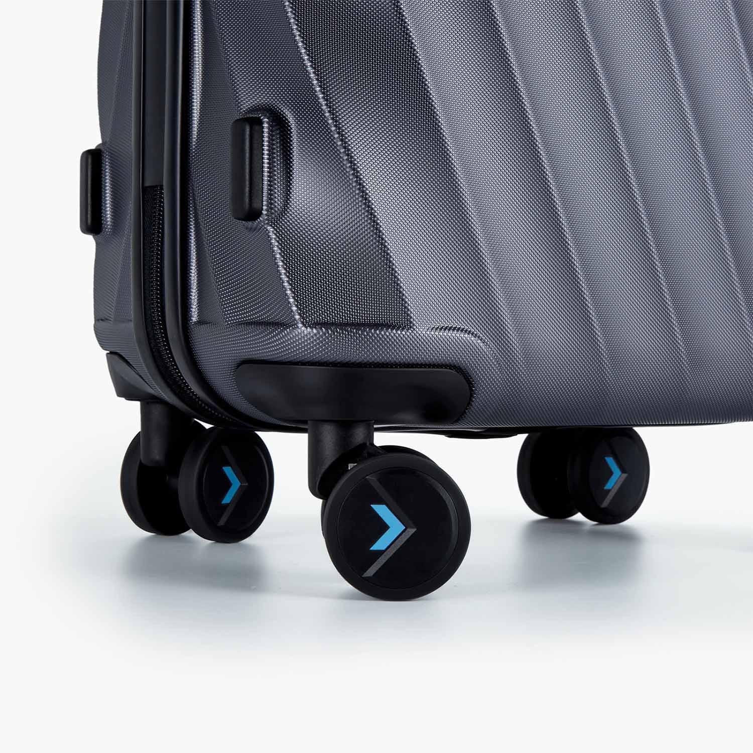 Globetrotter 20" Hardside Rolling Carry-on Stylish Suitcase