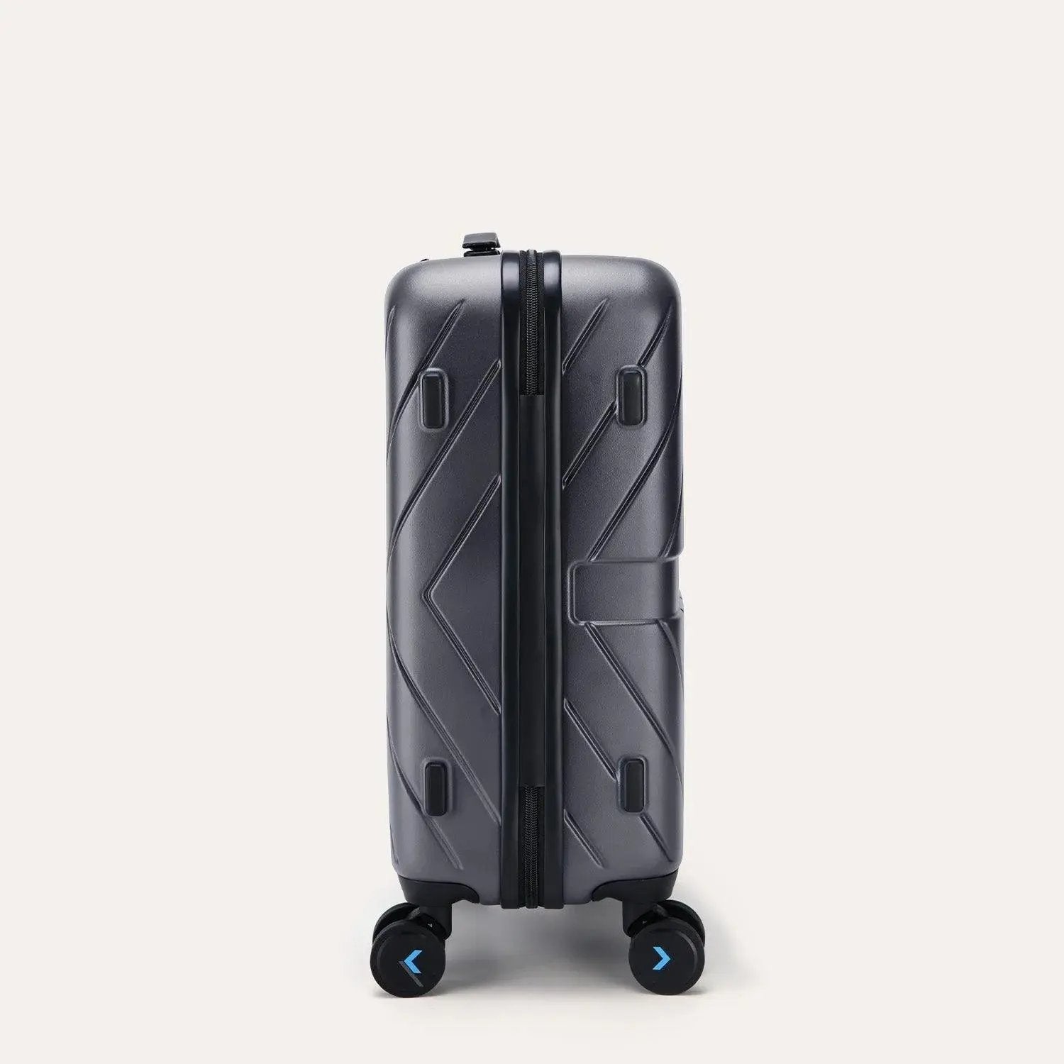 Daren 16-20 Inch Lightweight Hardside Carry-On Suitcase