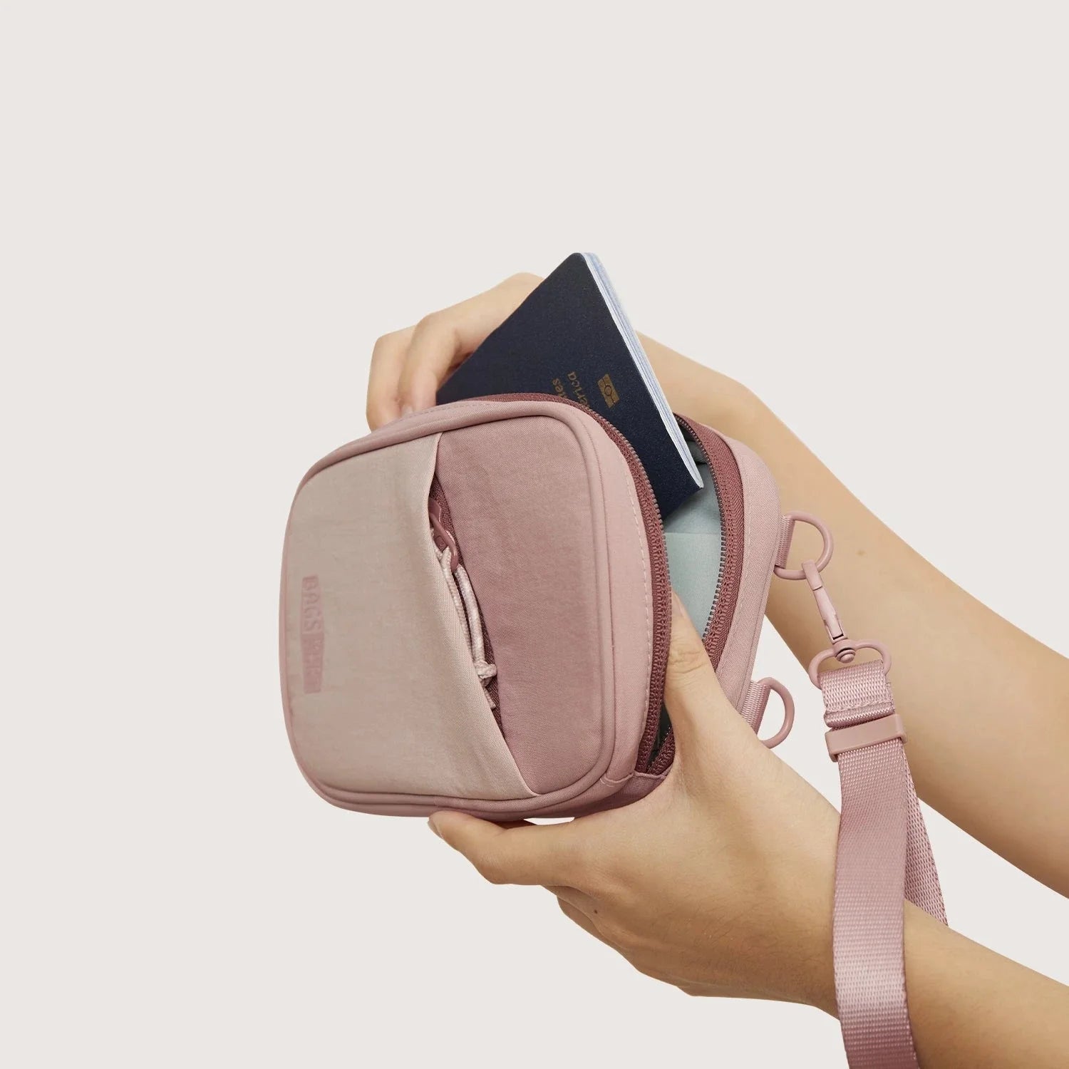 (FREE GIFT)Crush Passport Holder